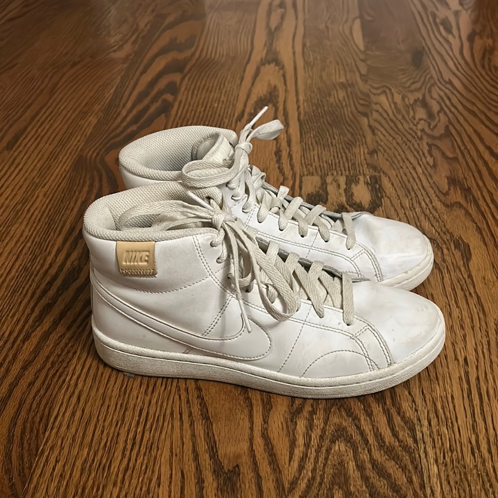 gently used women’s 7 all white blazers